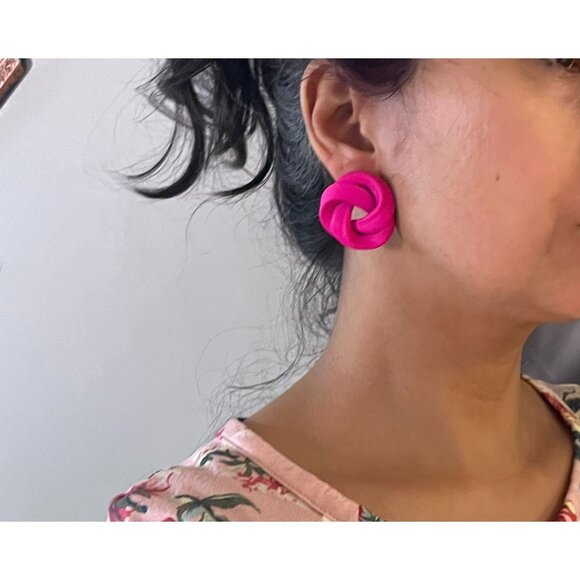 Hot pink stud earring big statement large fuchsia flower neon pink chunky bright - Picture 1 of 6